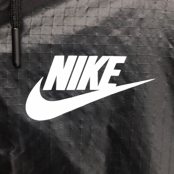 Nike Windbreaker - Picture 3 of 5